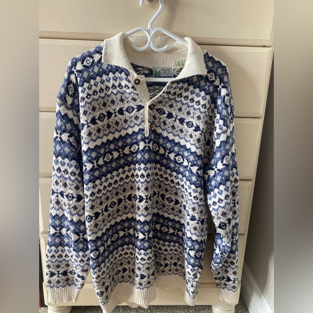 Men's vintage Blue and White Patterned Sweater